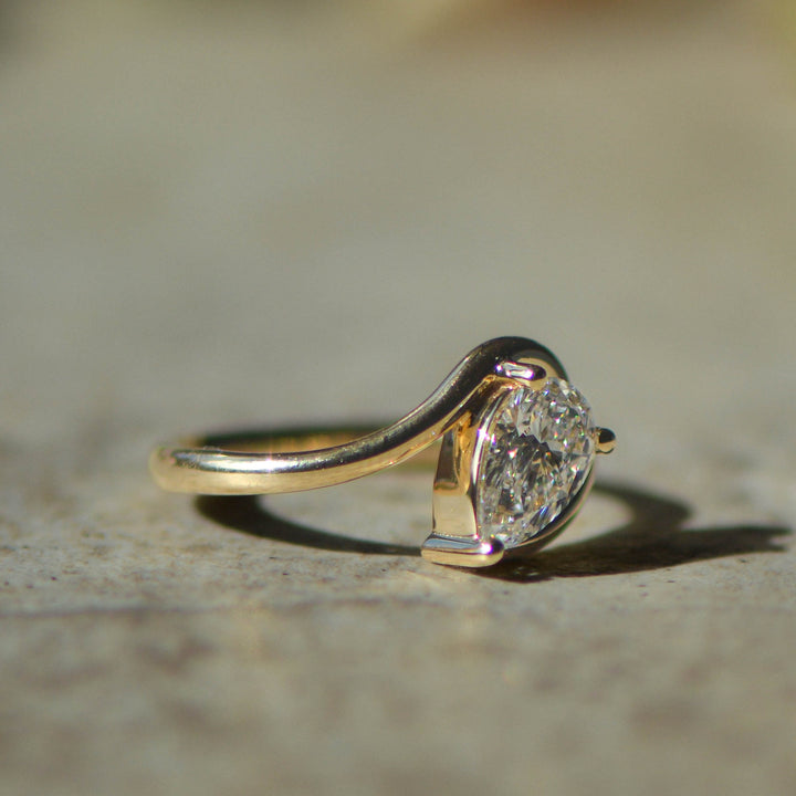 Asen Solitaire Ring