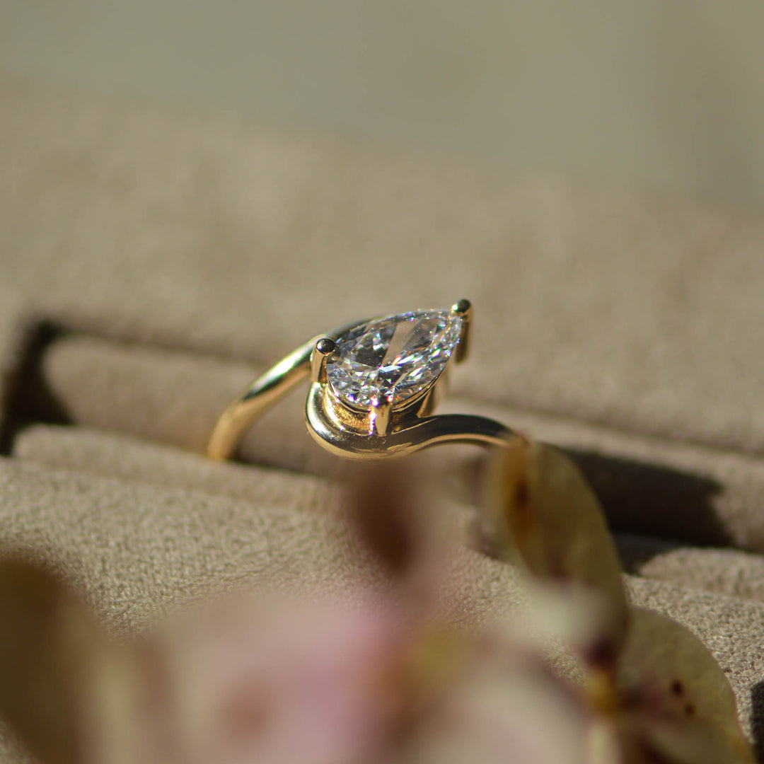 Asen Solitaire Ring
