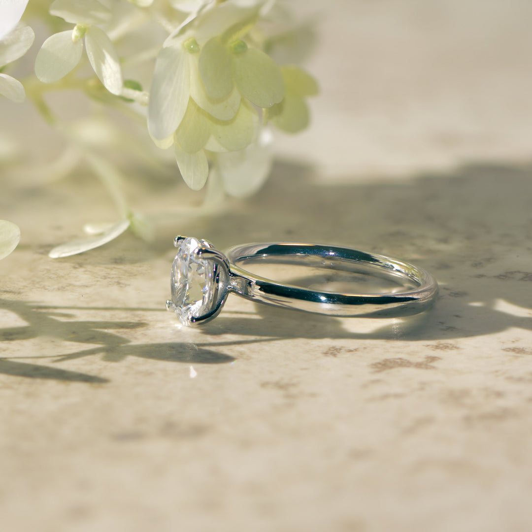 Uny Solitaire Ring