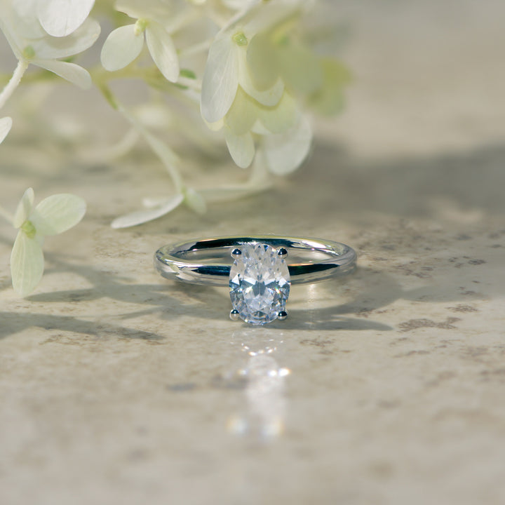 Uny Solitaire Ring