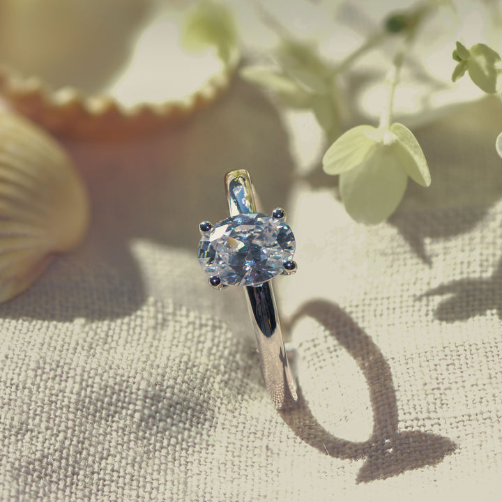 Uny Solitaire Ring