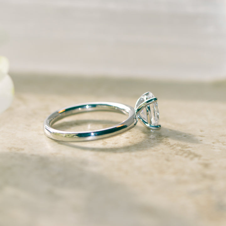 Uny Solitaire Ring